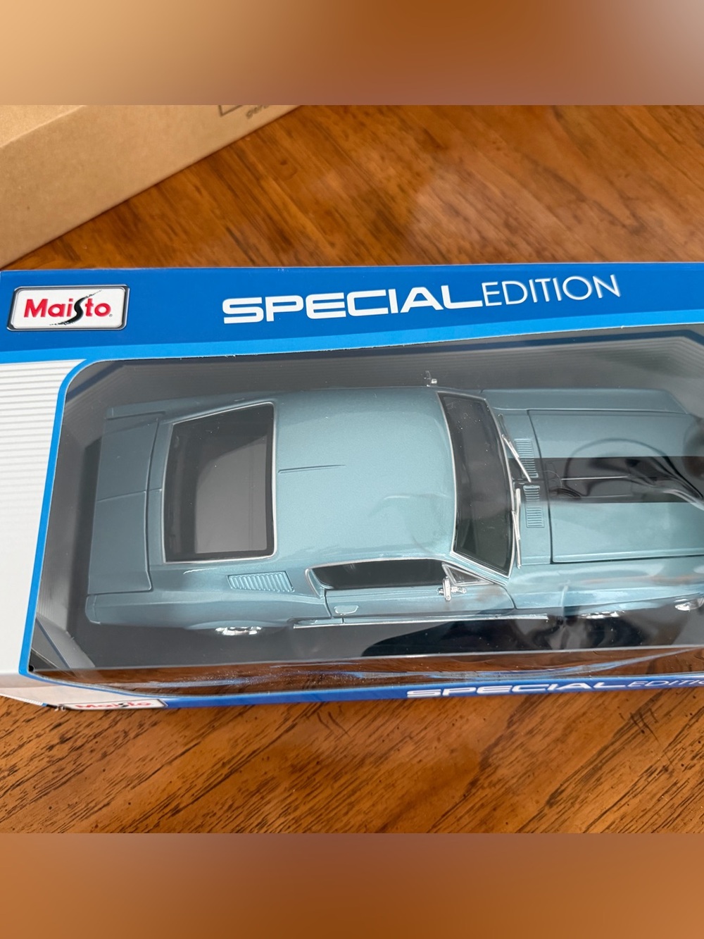 Maisto 1968 Ford Mustang GT Cobra Jet - Blue - Picture 7 of 7